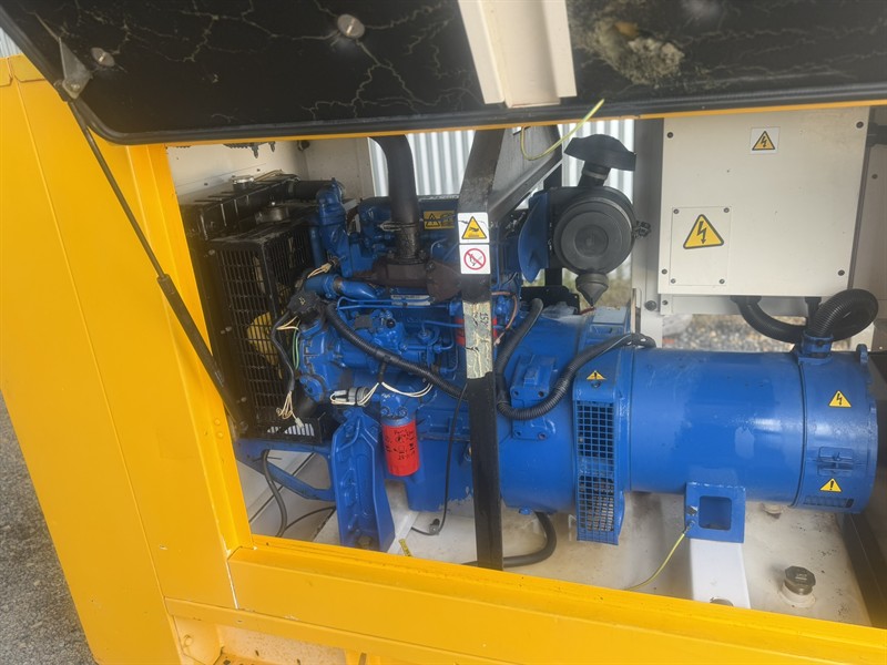 Issco Generators Nasco Auctioneers Item Detail